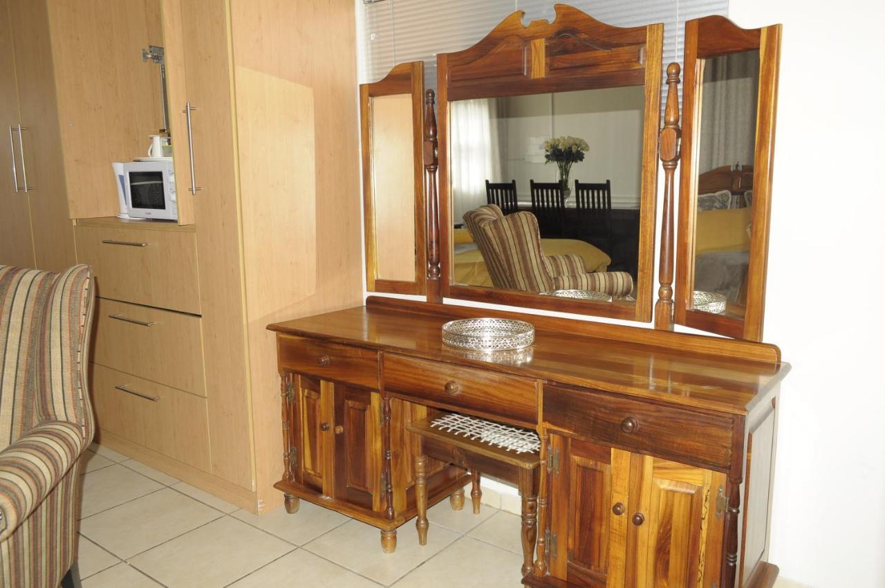 @Home Guest House Rustenburg Extérieur photo