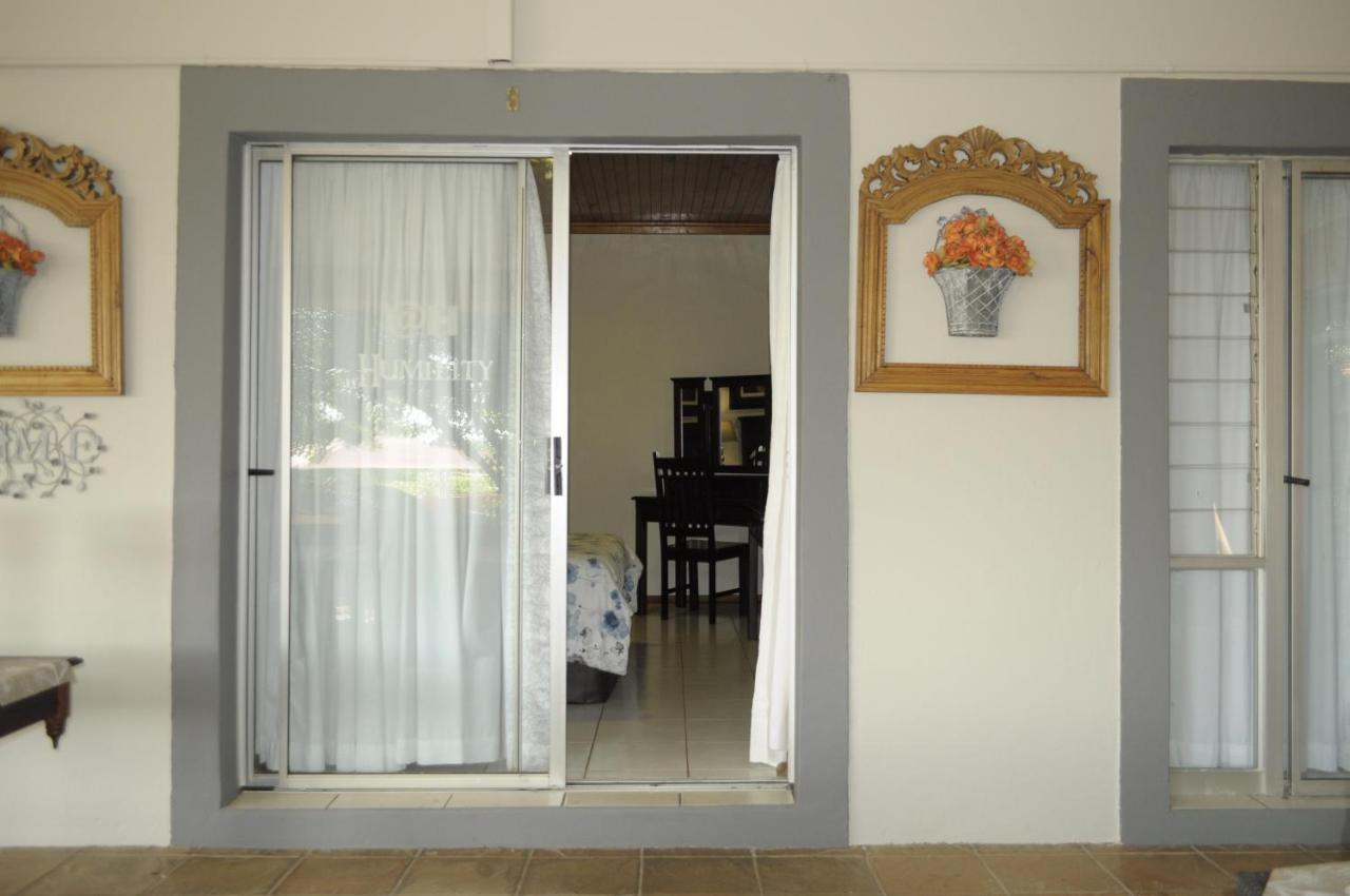 @Home Guest House Rustenburg Extérieur photo