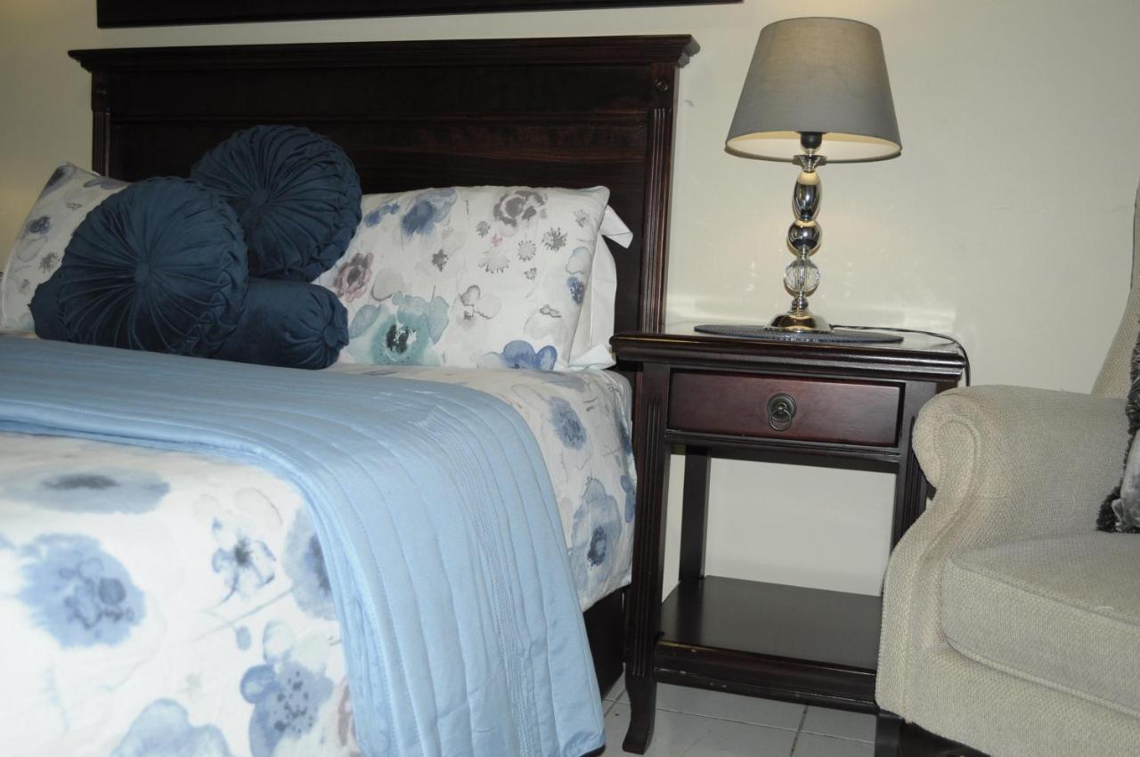 @Home Guest House Rustenburg Extérieur photo