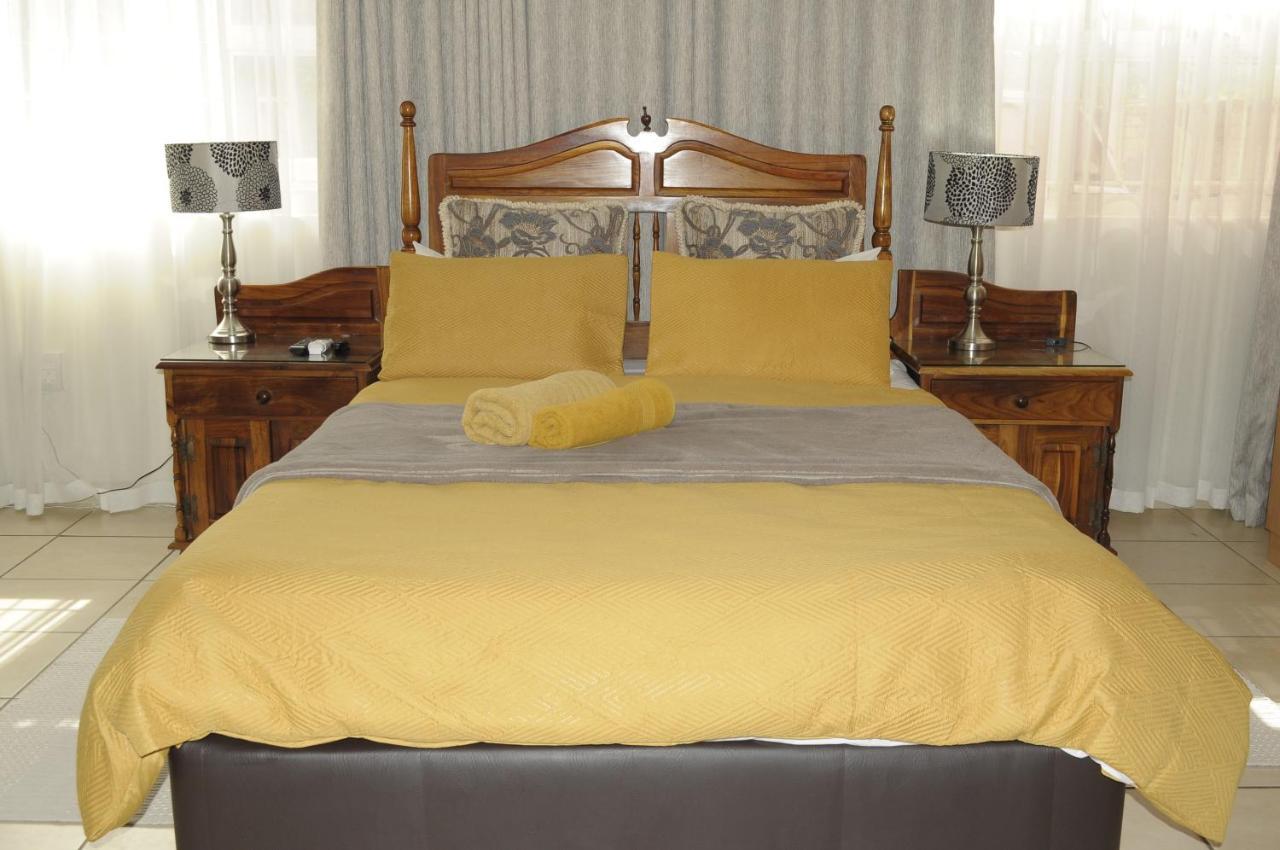 @Home Guest House Rustenburg Extérieur photo