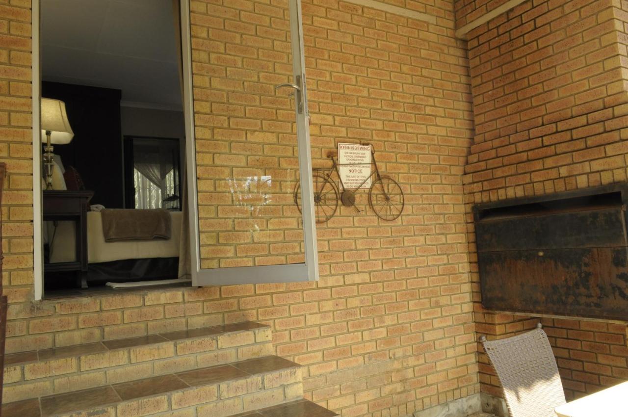@Home Guest House Rustenburg Extérieur photo