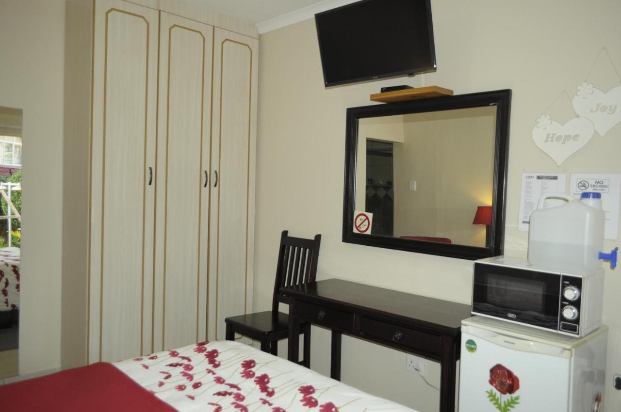 @Home Guest House Rustenburg Extérieur photo
