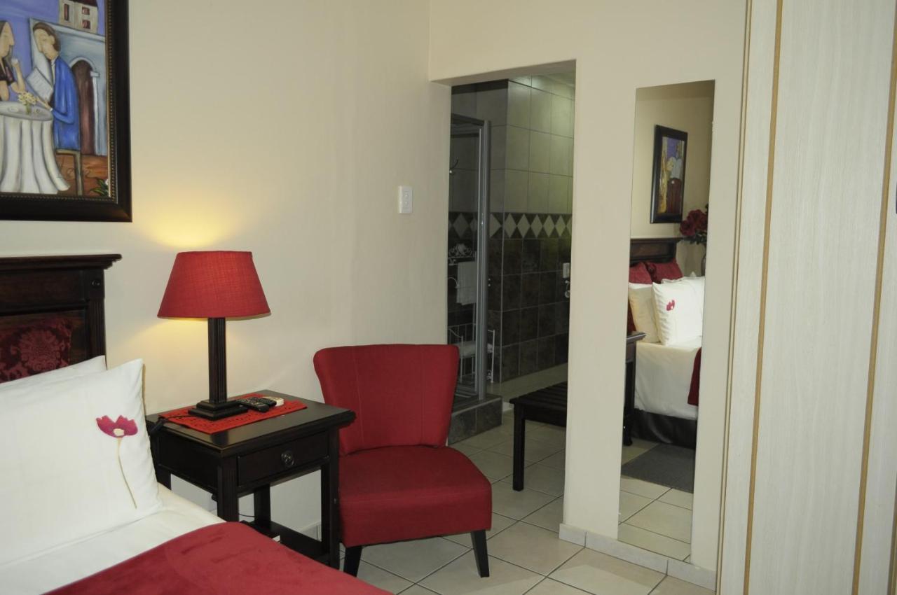 @Home Guest House Rustenburg Extérieur photo