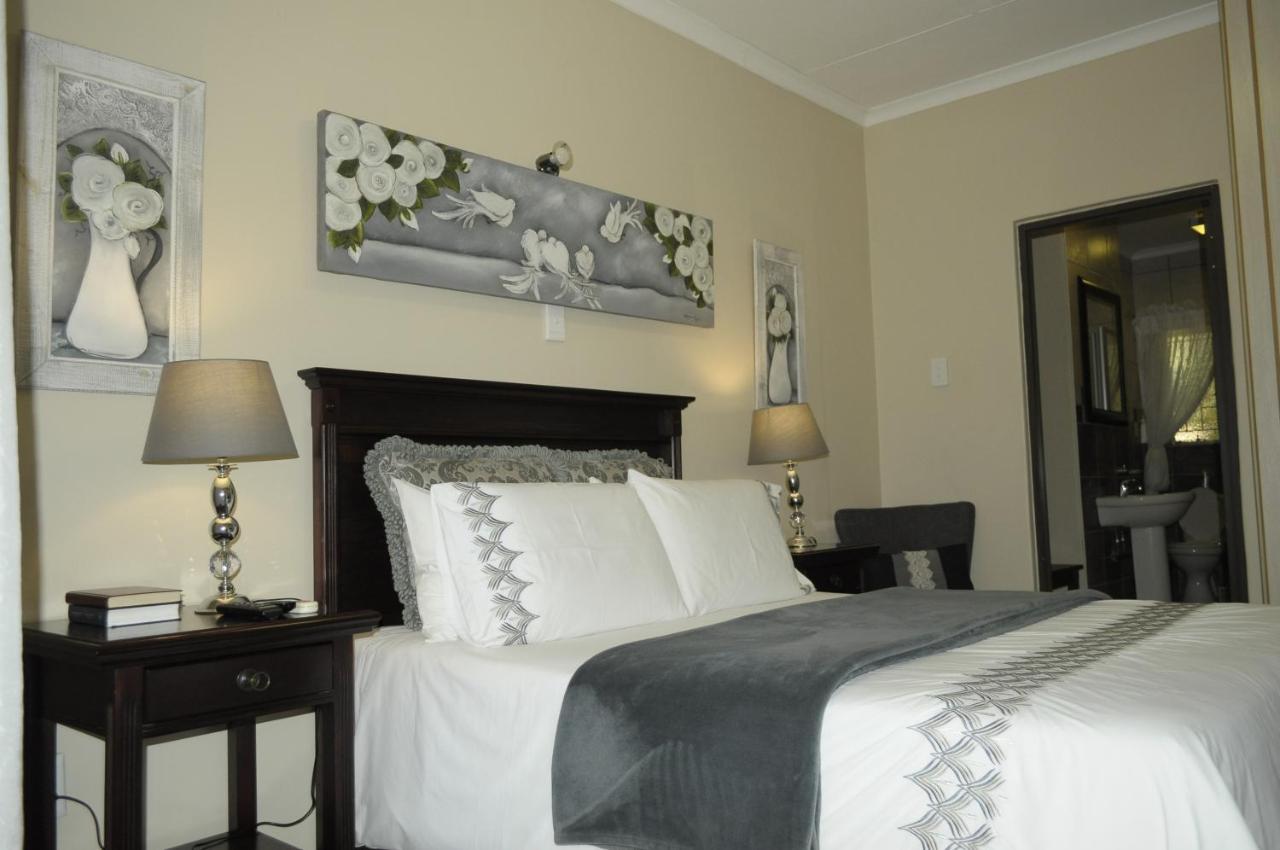 @Home Guest House Rustenburg Extérieur photo