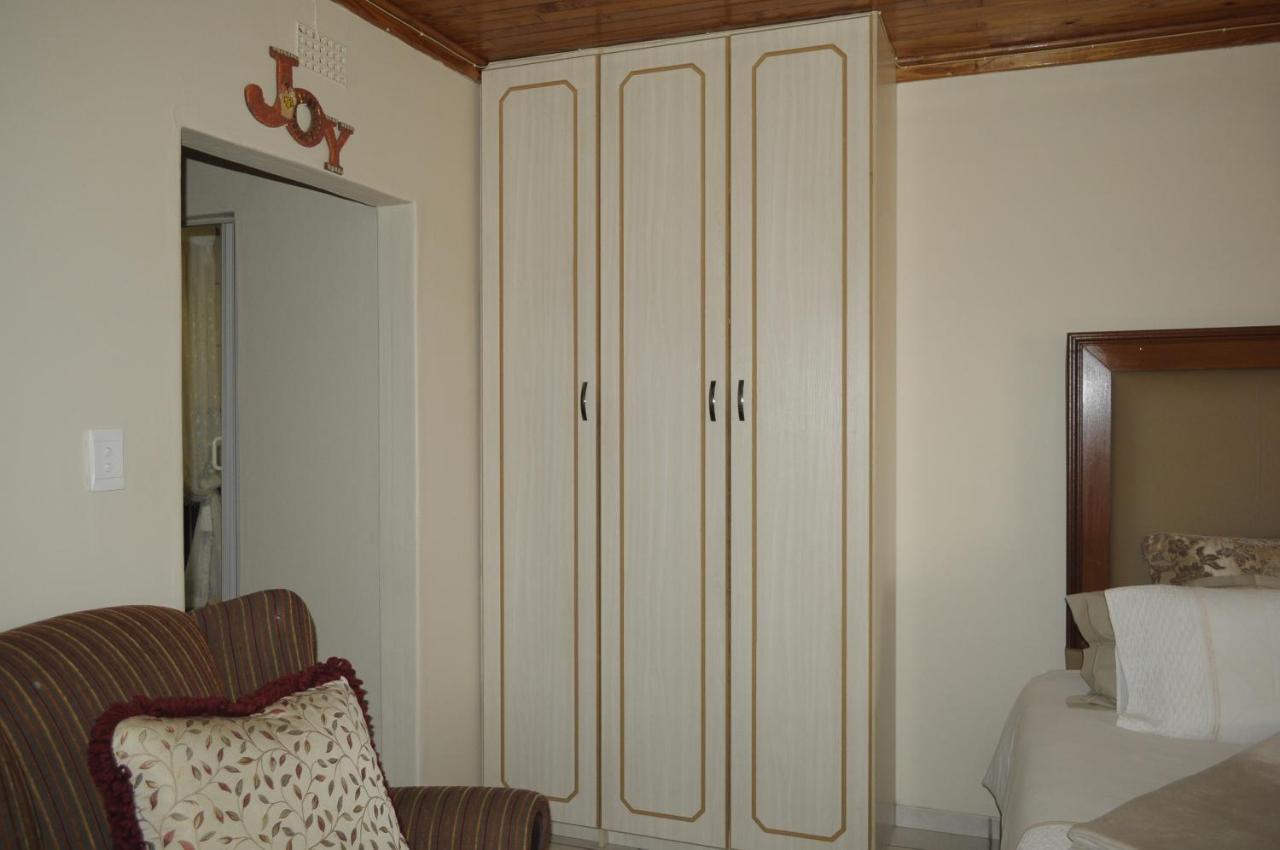 @Home Guest House Rustenburg Extérieur photo
