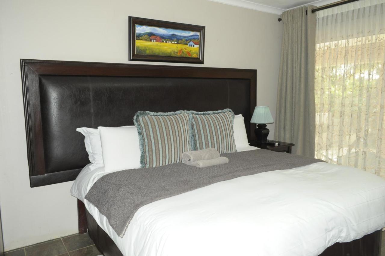@Home Guest House Rustenburg Extérieur photo