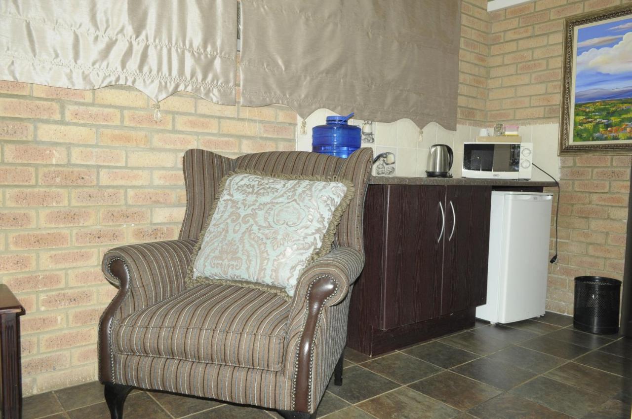 @Home Guest House Rustenburg Extérieur photo