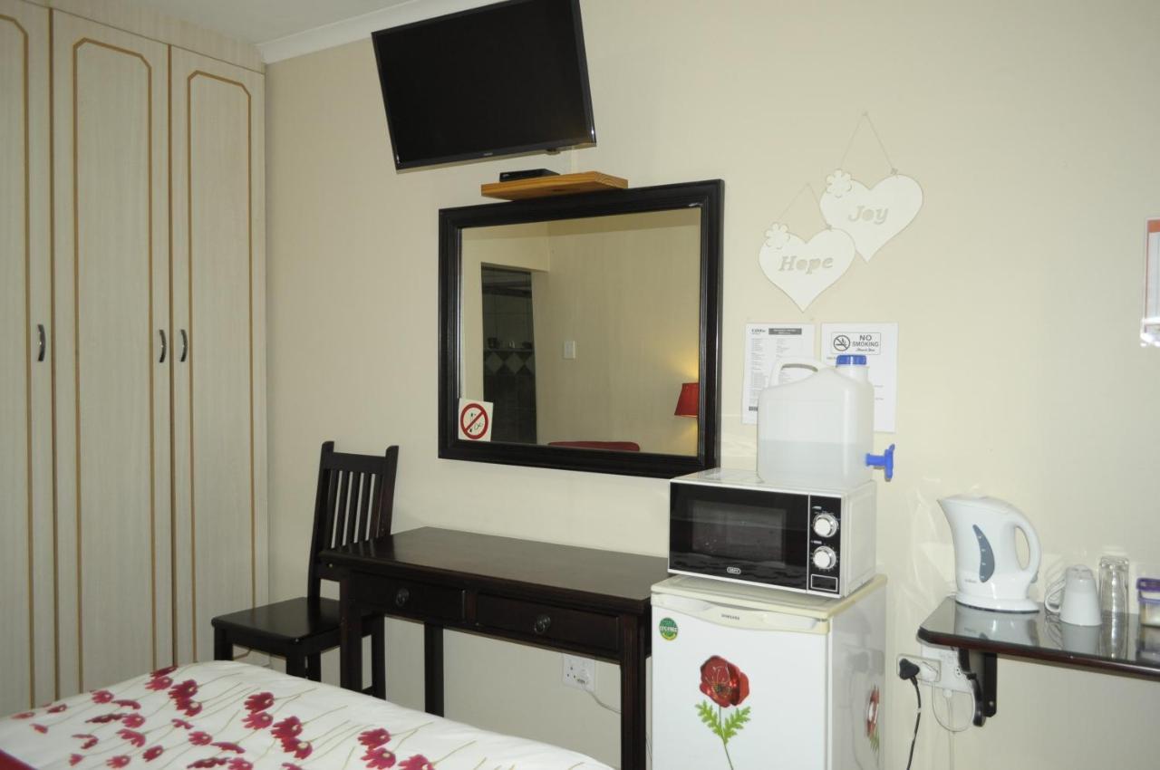 @Home Guest House Rustenburg Extérieur photo