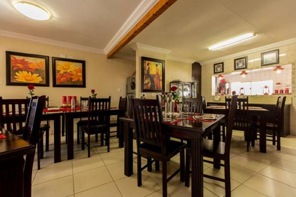 @Home Guest House Rustenburg Extérieur photo