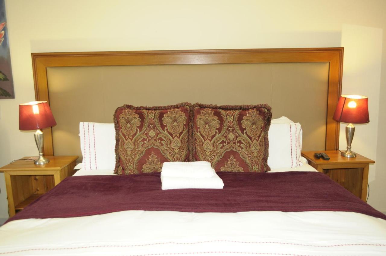 @Home Guest House Rustenburg Extérieur photo