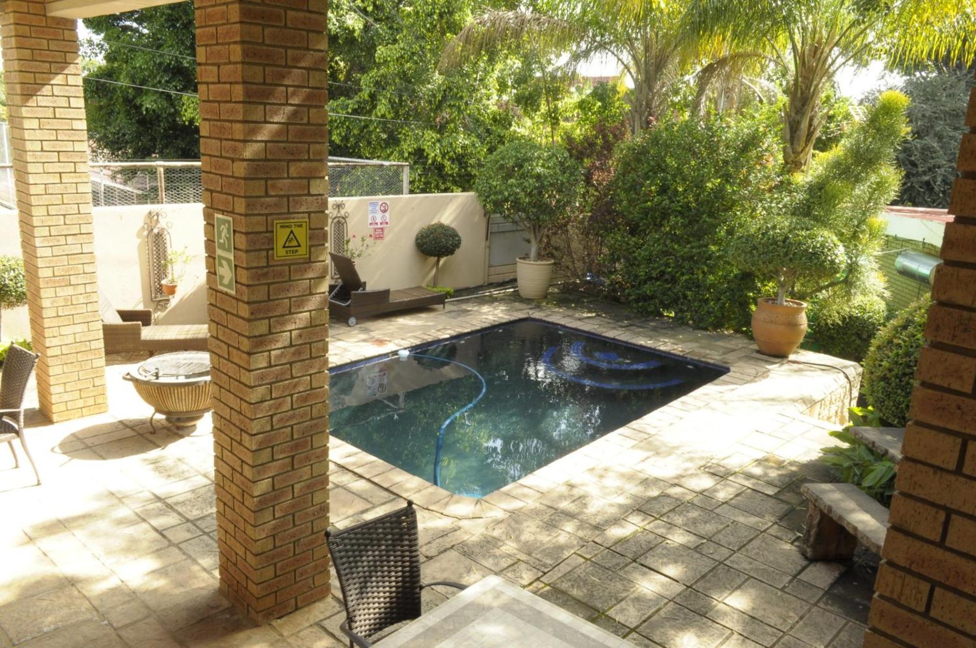@Home Guest House Rustenburg Extérieur photo