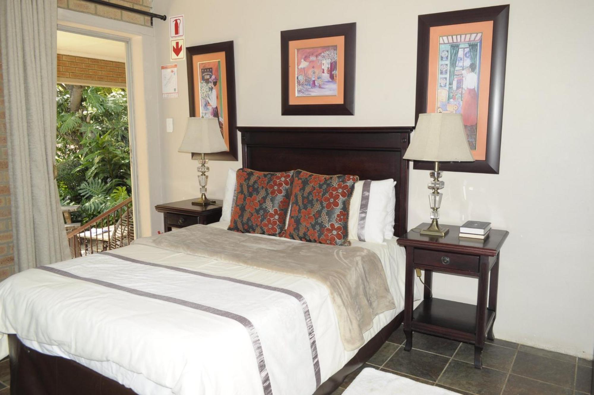 @Home Guest House Rustenburg Extérieur photo